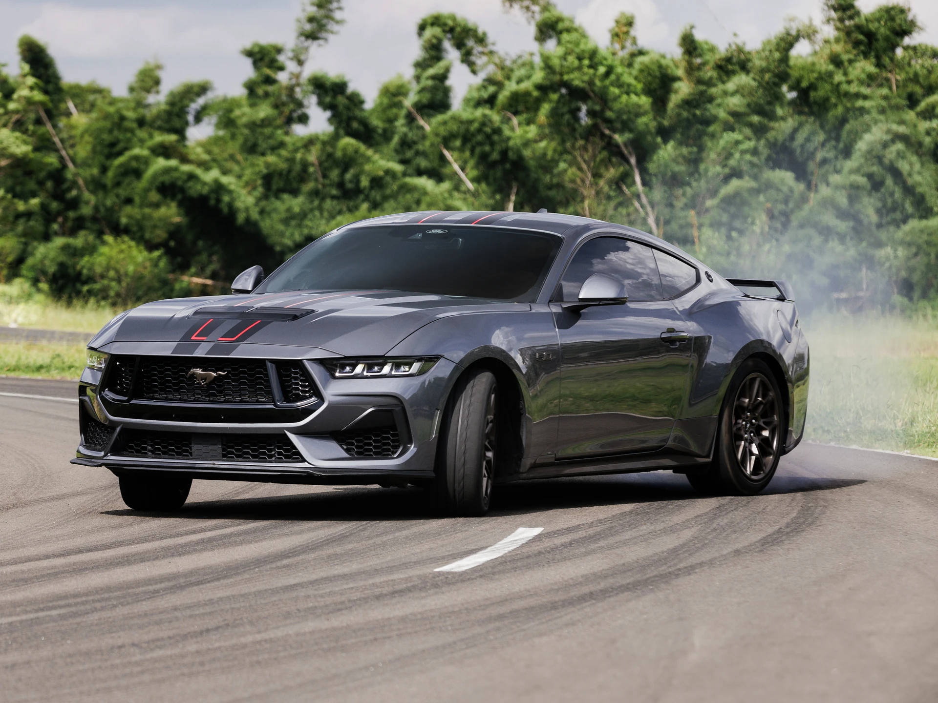 Ford Mustang GT manual 2025 é peça exclusiva por R$ 600 mil