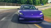 Il record a Road Atlanta della Porsche Taycan Turbo GT 2025