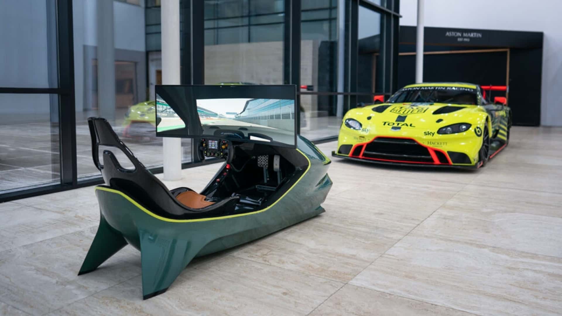 https://cdn.motor1.com/images/mgl/vxYn2G/s1/aston-martin-amr-c01-sim-racing-cockpit.jpg