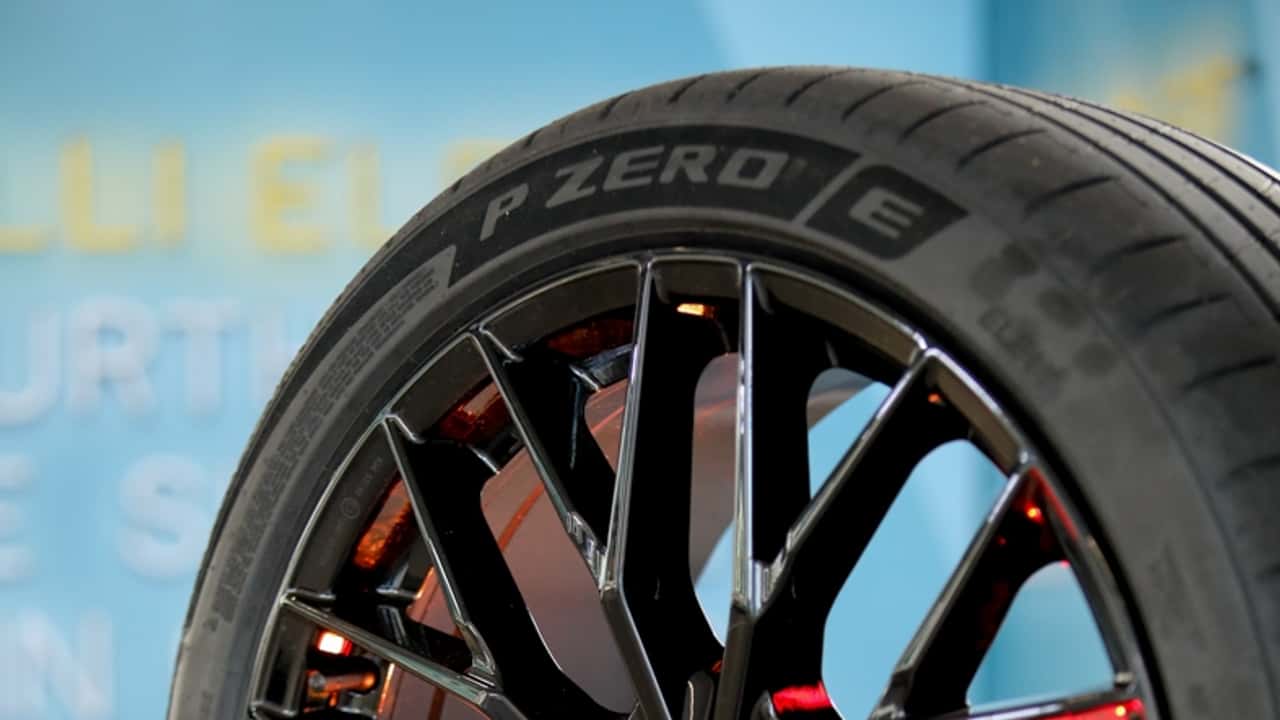 Pirelli P Zero E