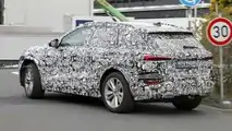 Photo d'espionnage de l'Audi RS Q6 E-Tron avec vue latérale
