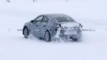 Photo d'espionnage de la berline Mercedes EQA