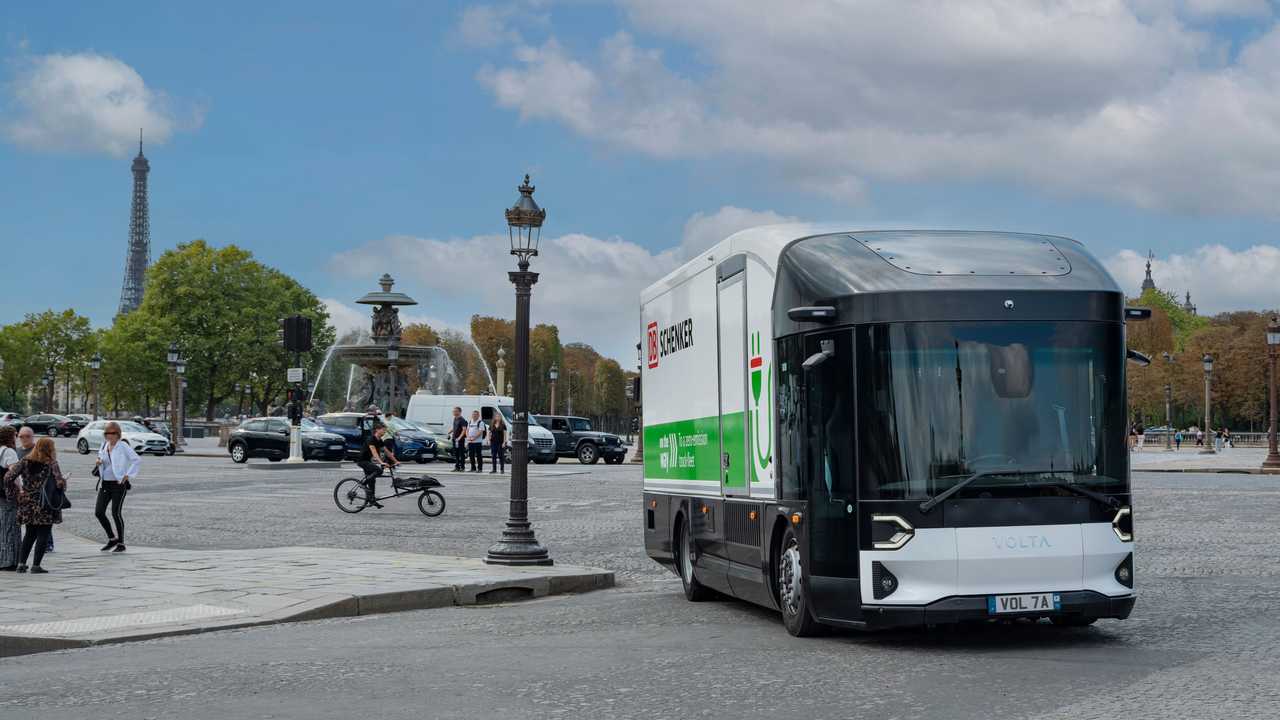 Volta trucks, il prototipo di DB Schenker in prova a Parigi