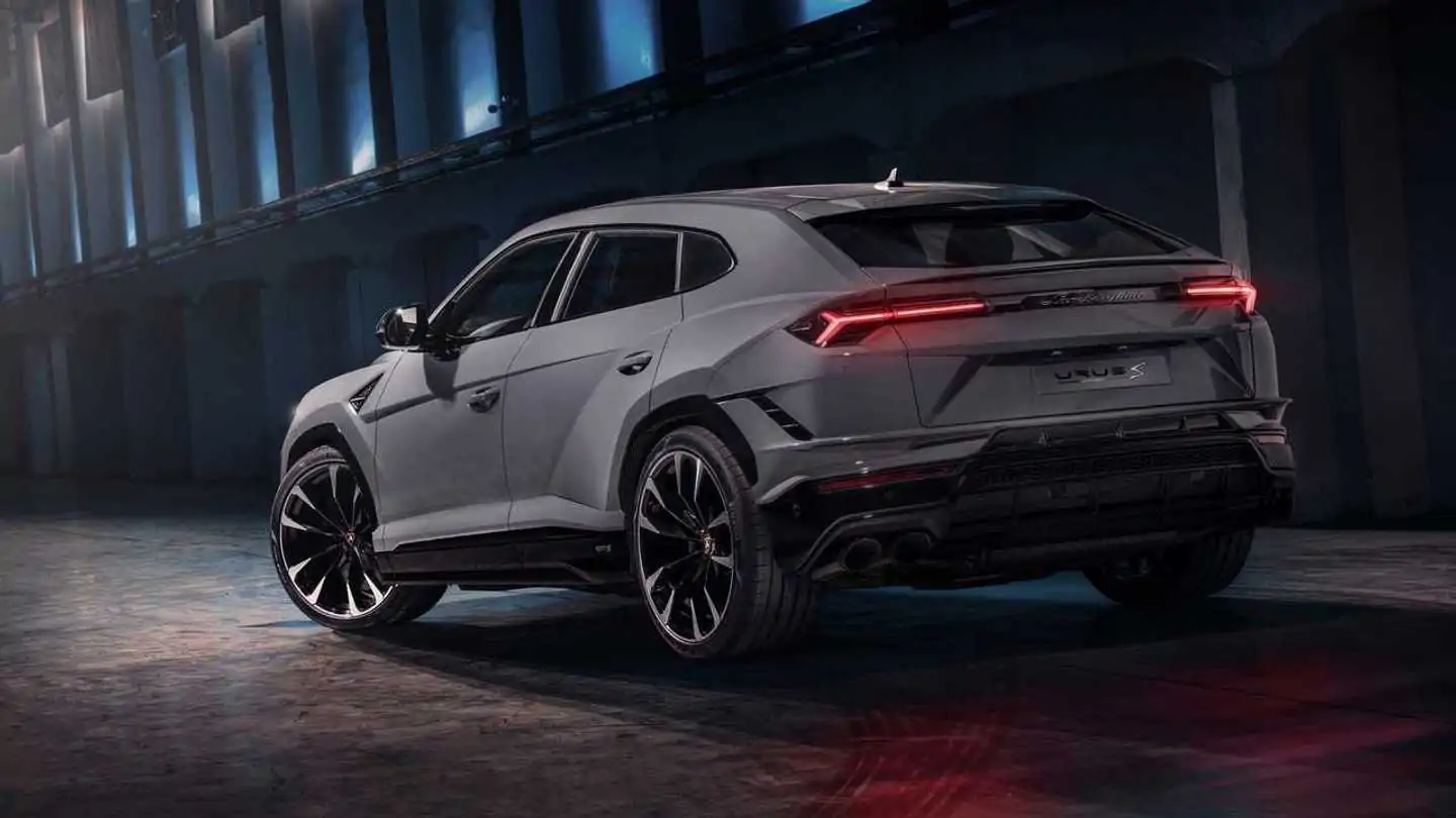 lamborghini-urus-s.webp