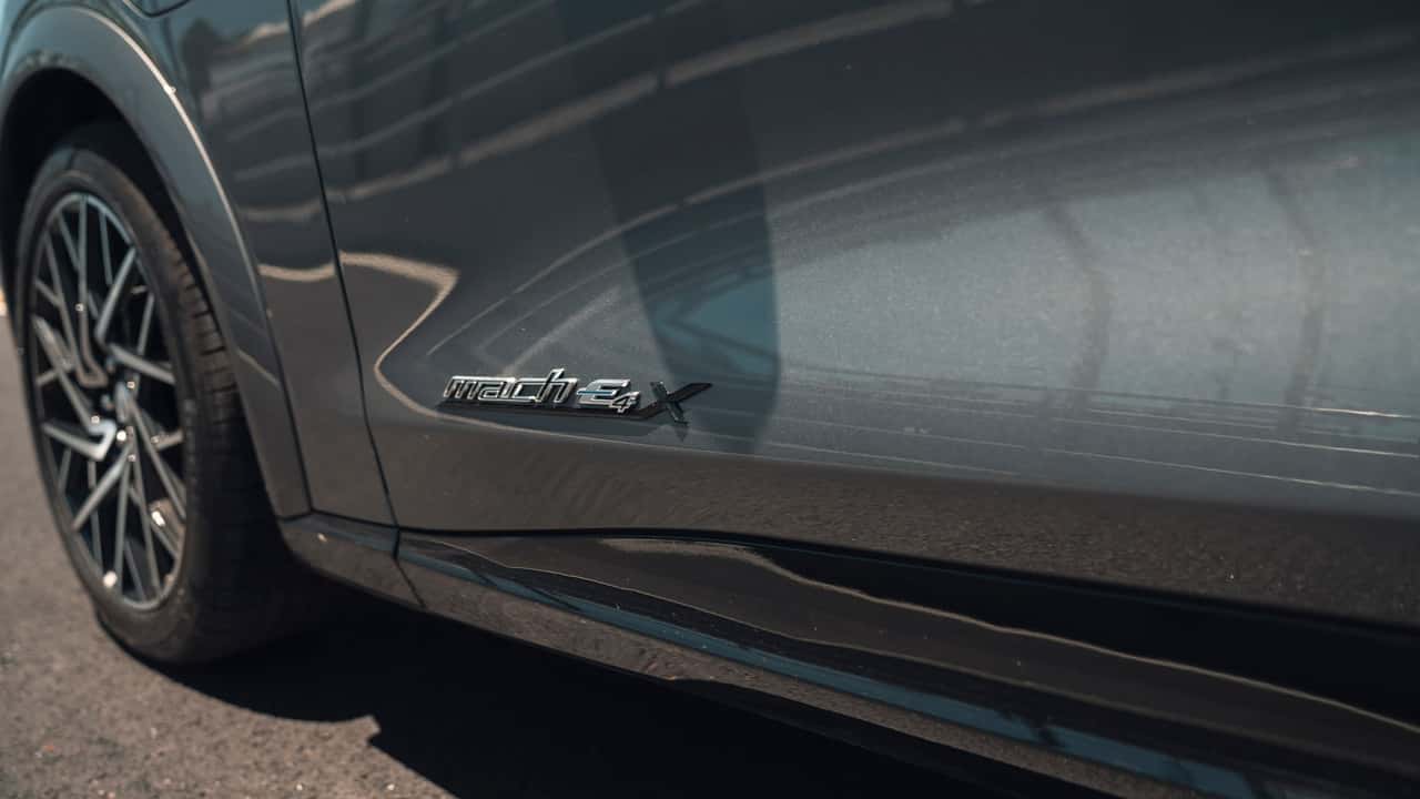 MUSTANG MACH E-006