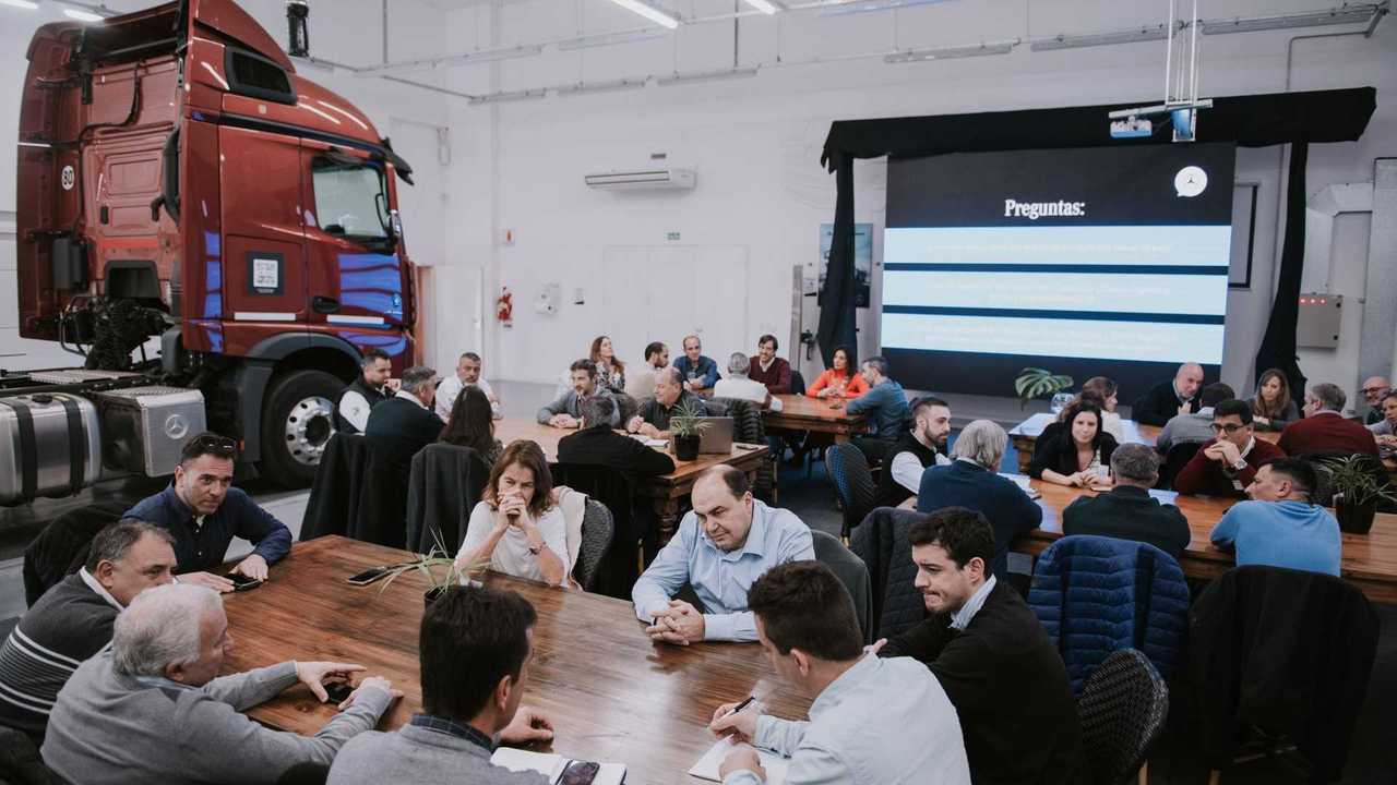 img_Mercedes-BenzCamionesyBusesabreeldialogoparaunamovilidadmássustentableysegura