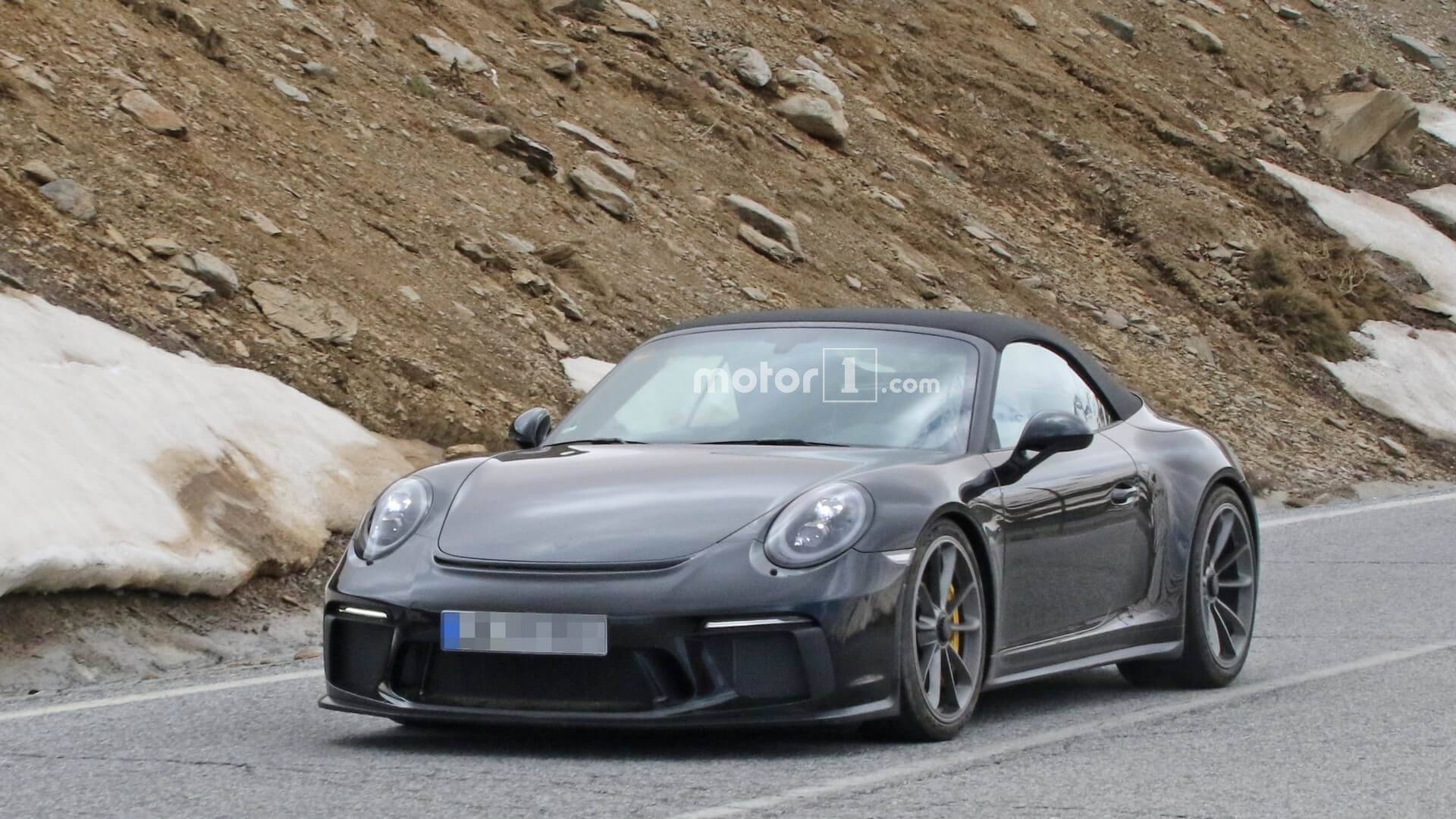 https://cdn.motor1.com/images/mgl/vy8xA/s1/porsche-911-spy-photo.jpg