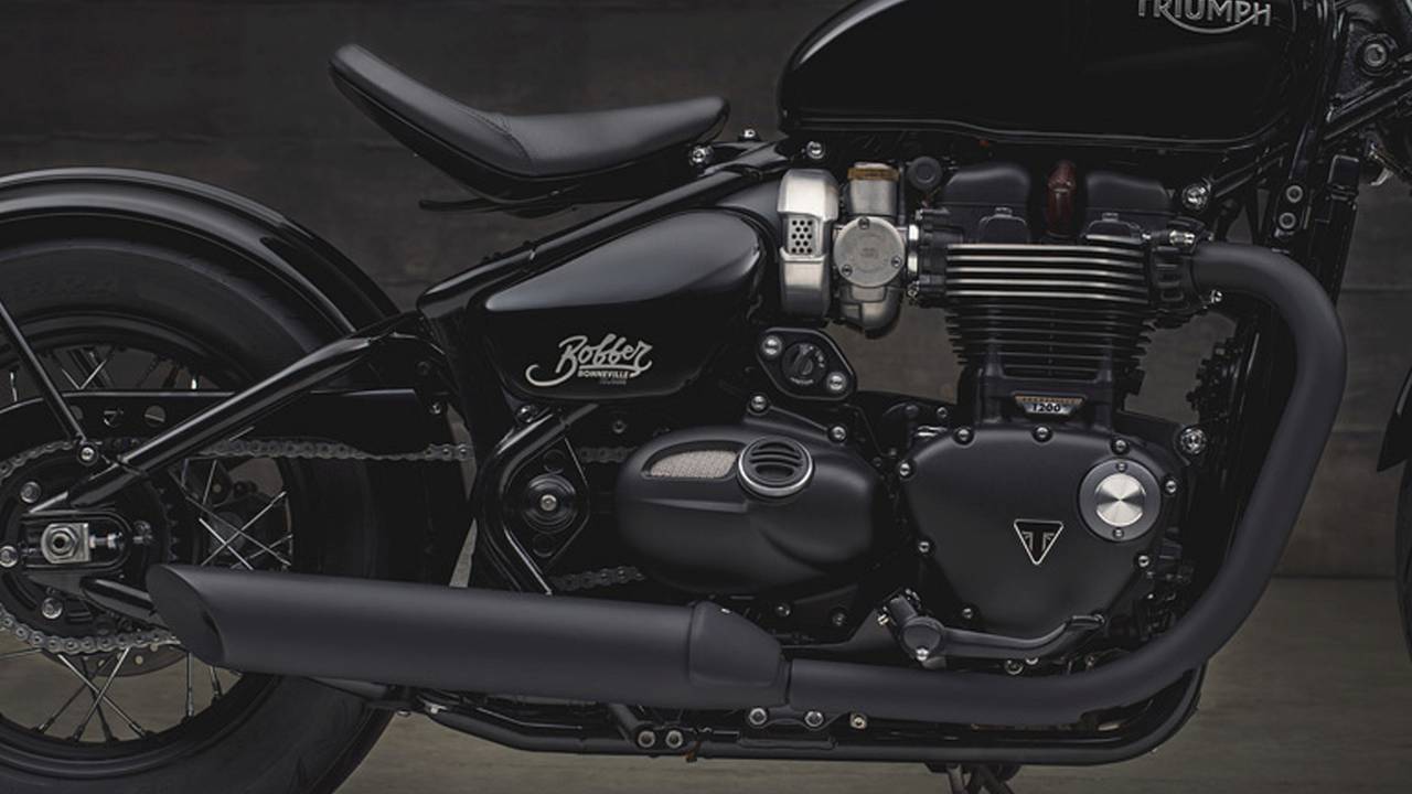 Triumph Debuts New Bonneville Bobber Black