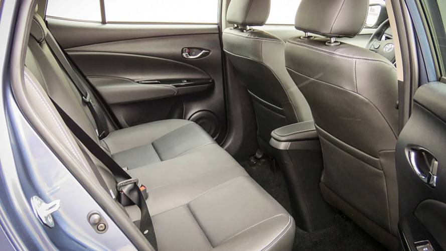 Toyota Yaris Sedan x Honda City