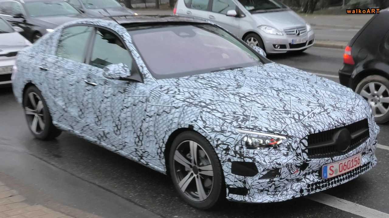 Mercedes-Benz C-Class spy video lead image