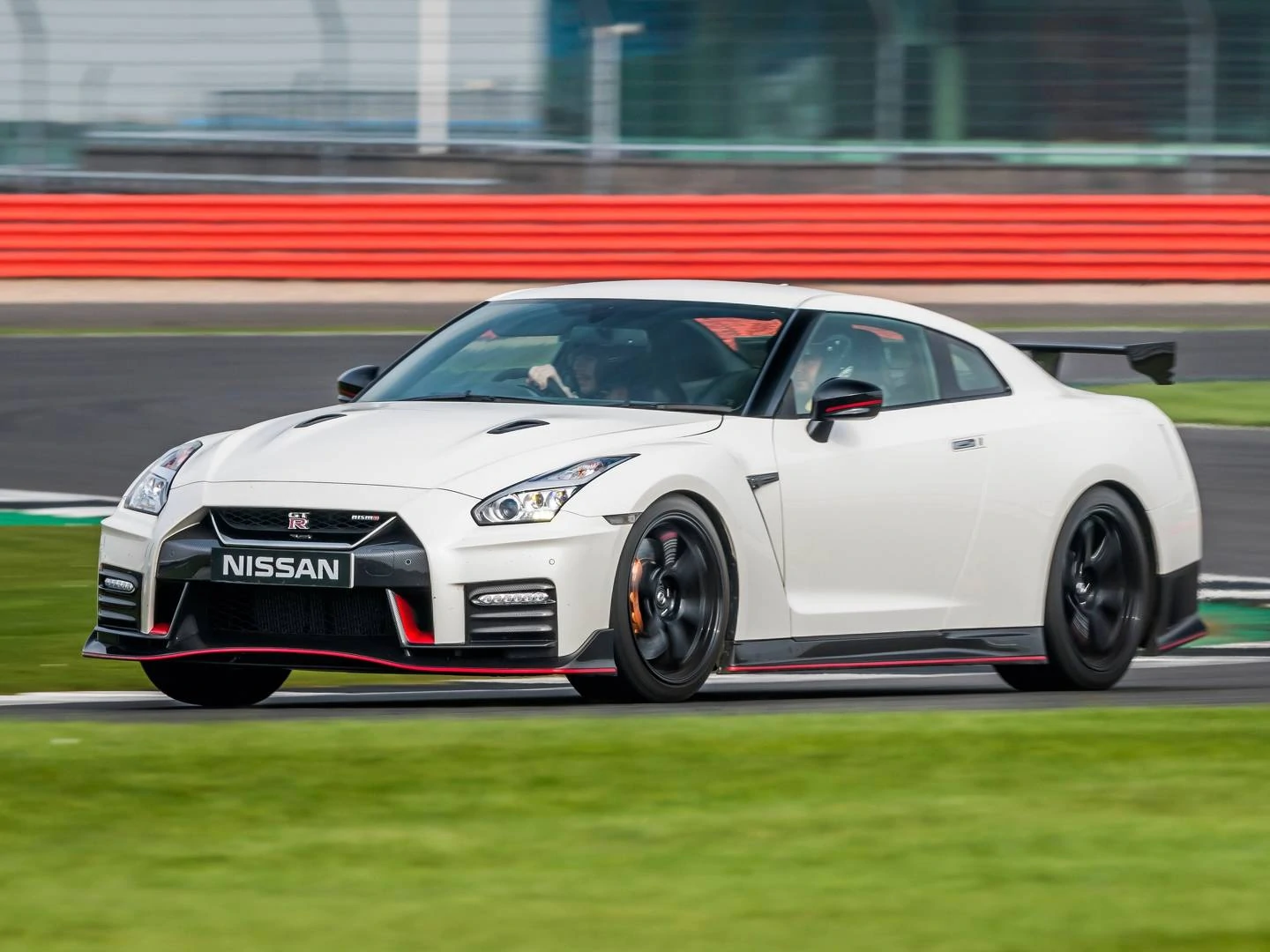 2017 日産NISMO GT-R TEST CAR The 2017 Nissan GT-R Nismo Is Suddenly an Analog Sports Car