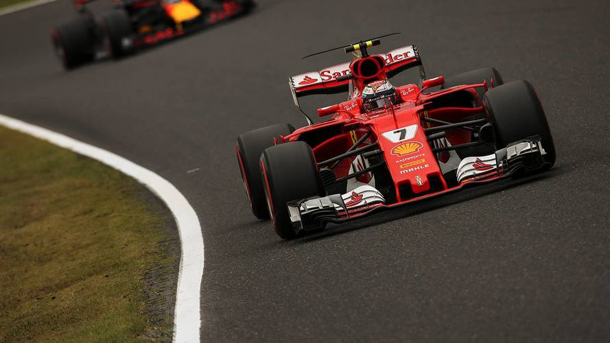 Kimi Raikkonen, Ferrari SF70H, Daniel Ricciardo, Red Bull Racing RB13