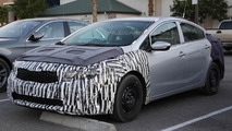 2017 Kia Forte facelift spy photo