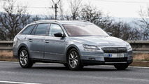 2015 Skoda Superb Combi spy photo