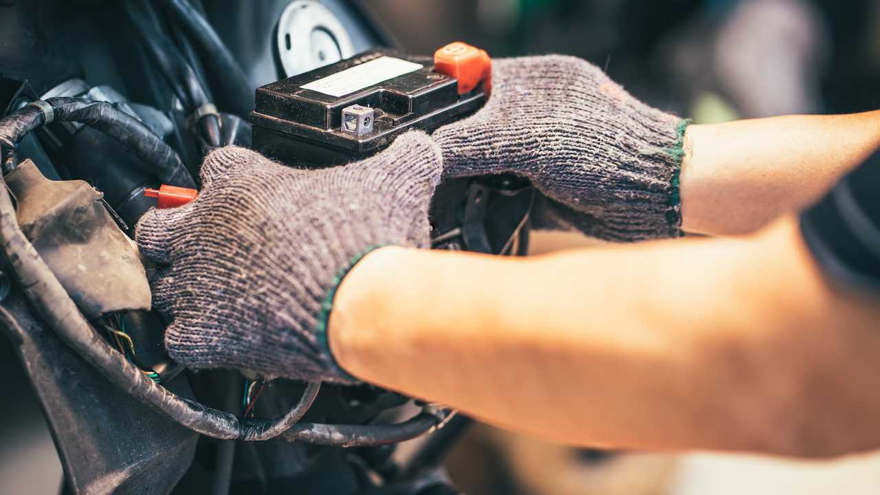 Remove and Store Your Battery