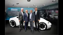 Winfried Kretschmann: Porsche auf der IAA 2015