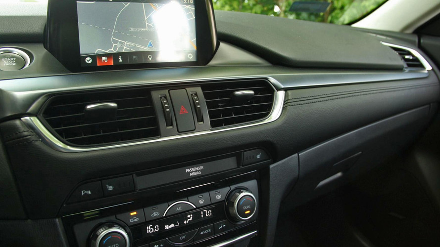Mazda6 G192 Sportkombi és Mazda6 G165 Sedan