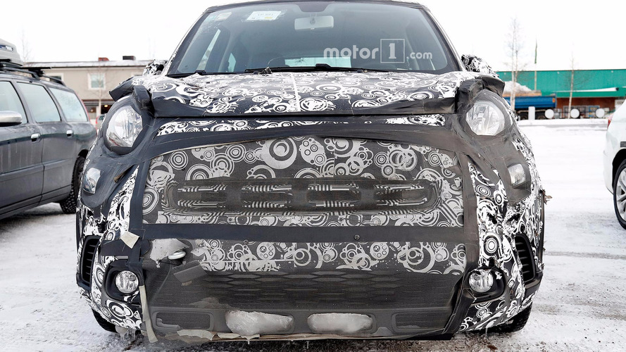 Fiat 500L Refresh Spy Photos