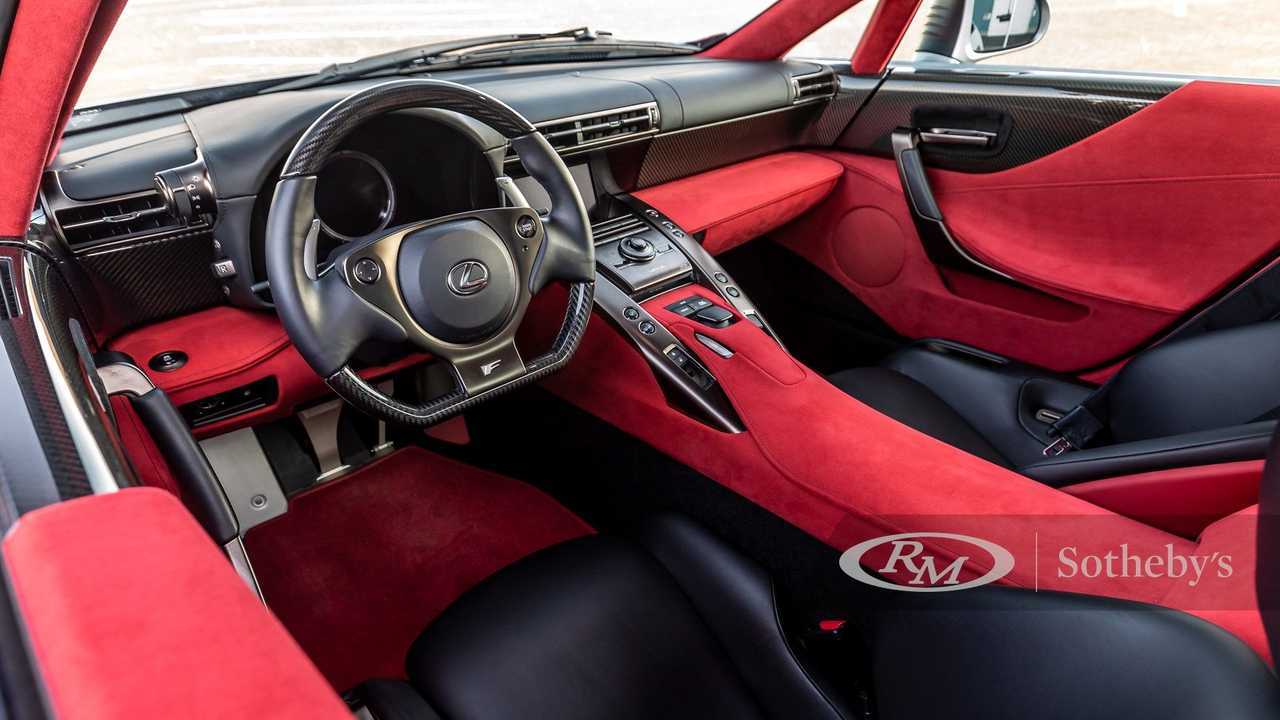 Lexus LFA, un esemplare incredibile in vendita