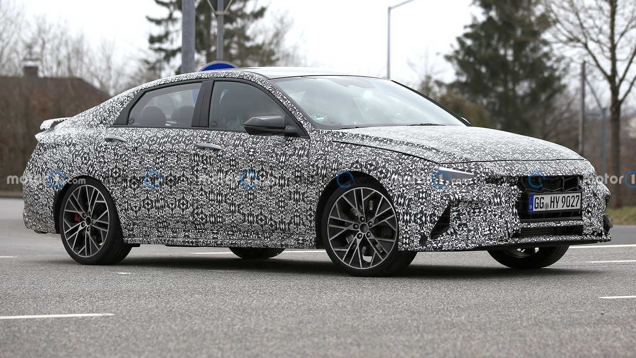 Hyundai Elantra N, le foto spia