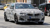 BMW 2er Coupé (2021) mit weniger Tarnung erwischt