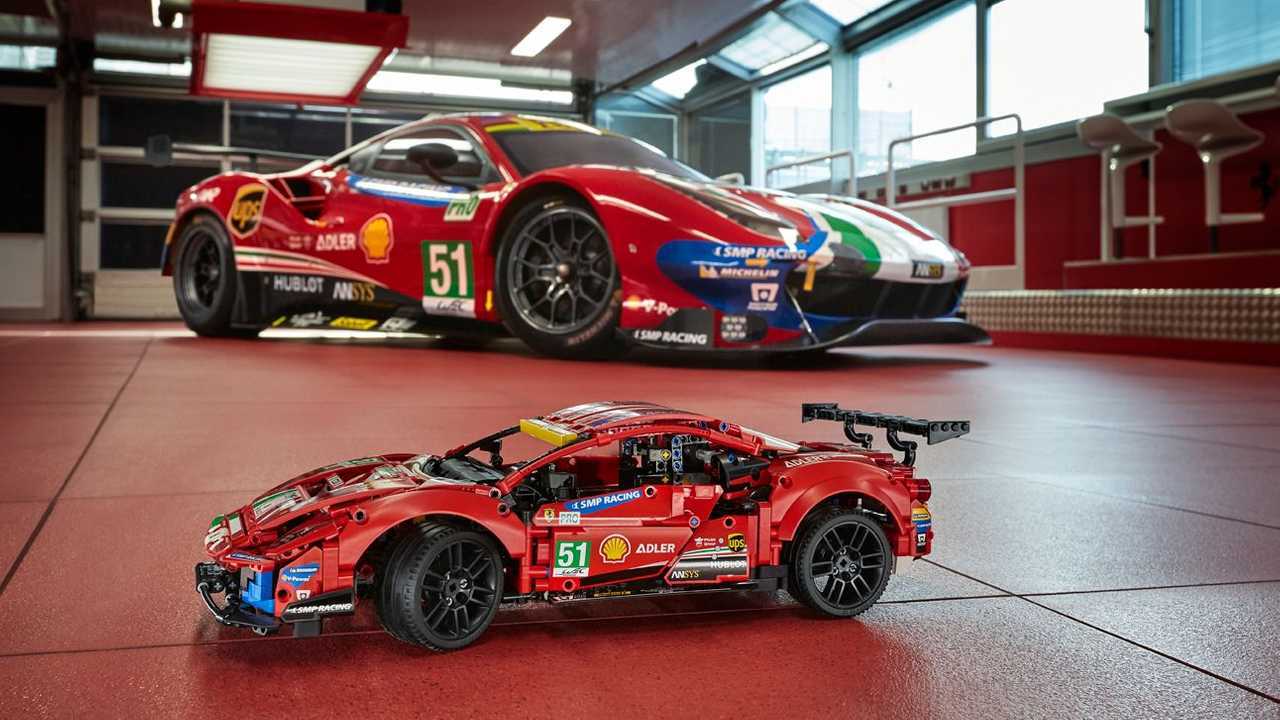 Lego insieme a Ferrari per la Ferrari eSport Series