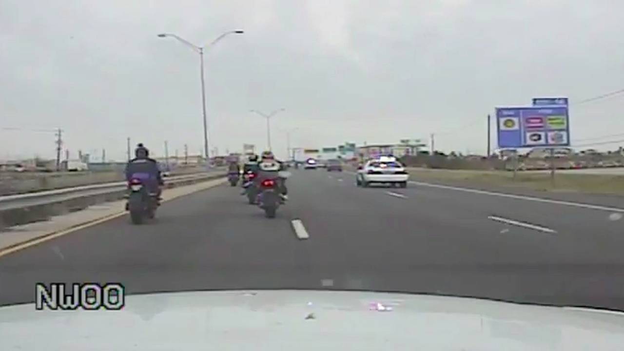Video: Idiots of The Week - Galveston Police Chase Riders