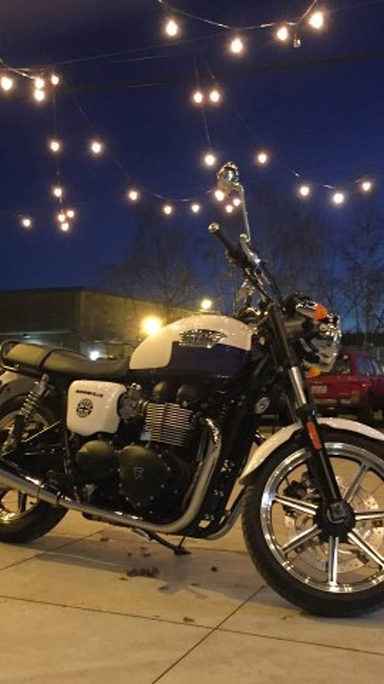 5000 Miles On A Bonneville - Crafting My Perfect Bike