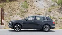 Bentley Bentayga Plug-In Hybrid spy photo