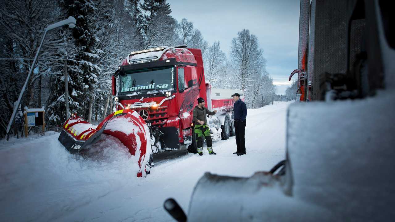 Mercedes-Benz Arocs Spazzaneve Svezia