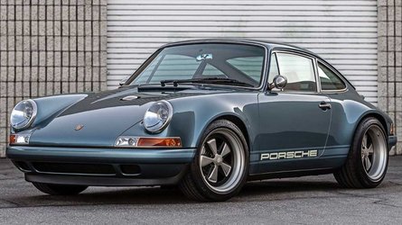 Singer Octagon Commission 911 looks delicious, inside and out