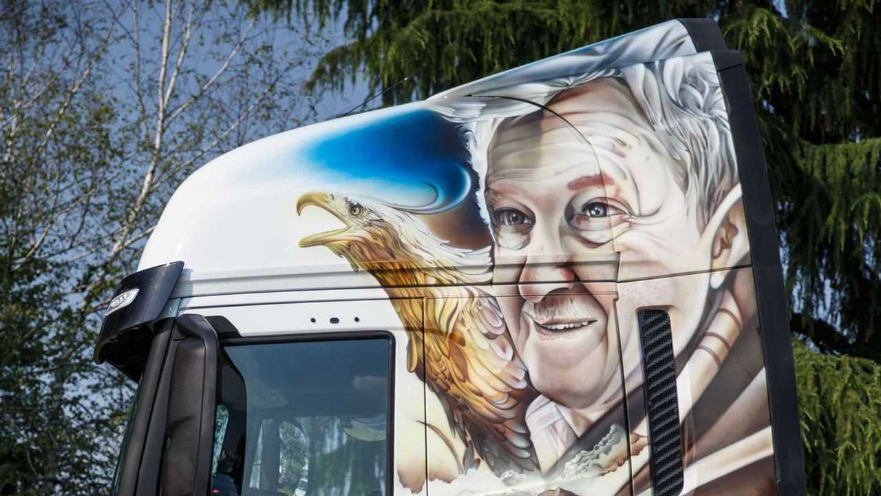 Iveco, un S-Way per ricordare il Duilio Balducchi