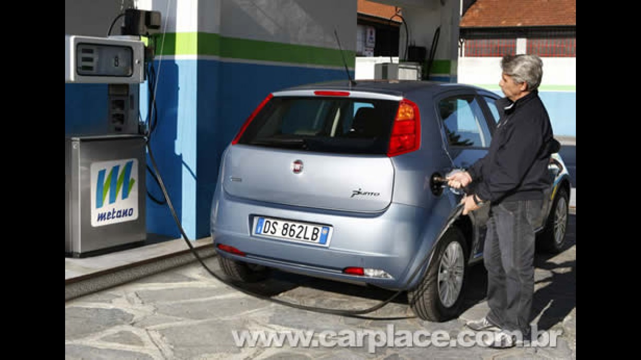 Fiat Punto Natural Power - Modelo ganha opção flex à gasolina e gás na Itália