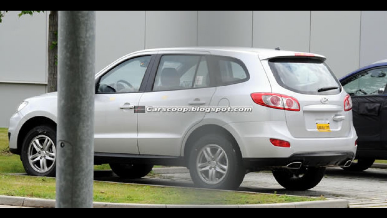 Hyundai Santa Fé 2010: Versão européia reestilizada é flagrada sem disfarces