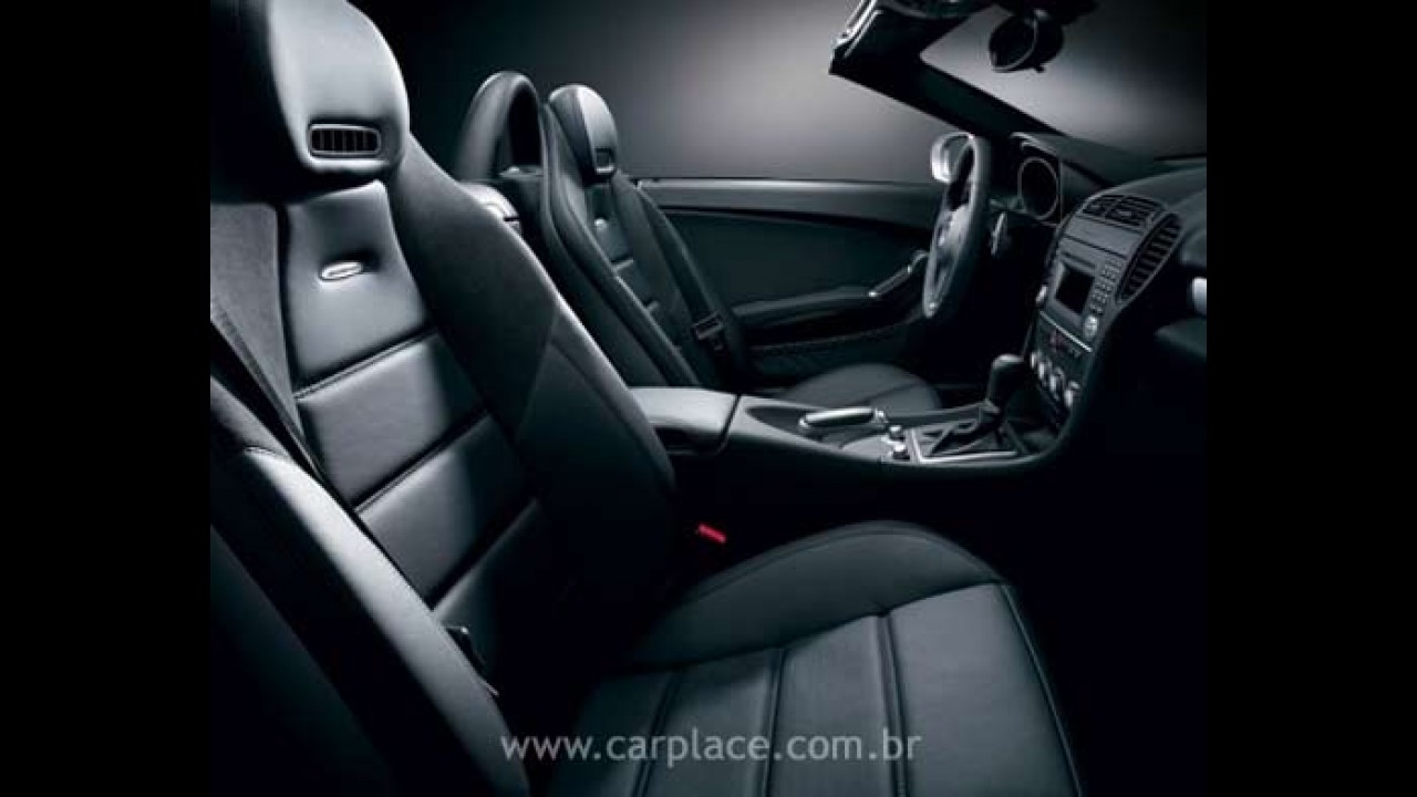 Mercedes-Benz revela nova SLK 55 AMG
