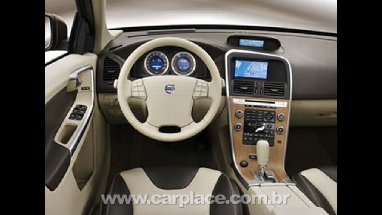 Primeiras imagens do novo SUV Volvo XC60 que será apresentado em Genebra