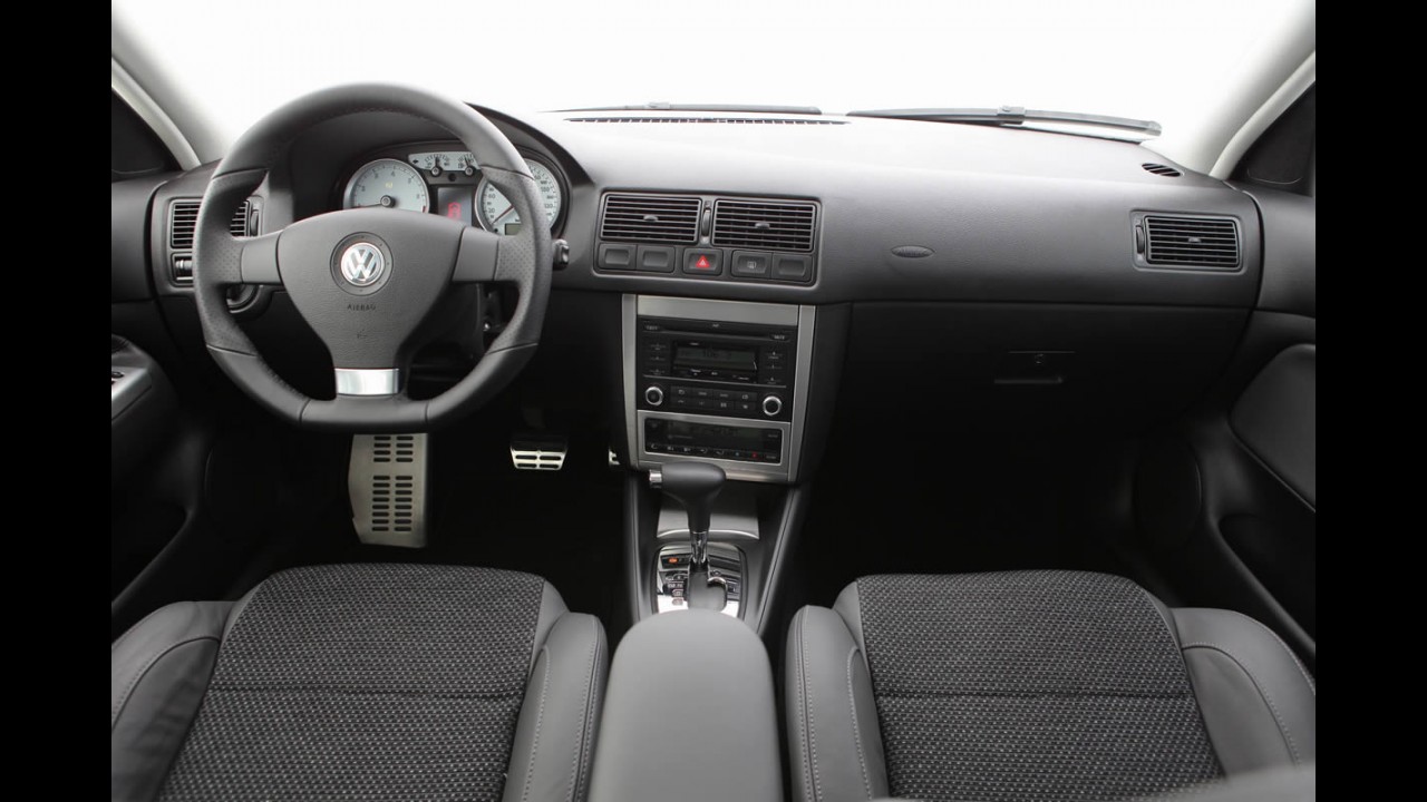 VW lança série Golf Black Edition por R$ 63.950