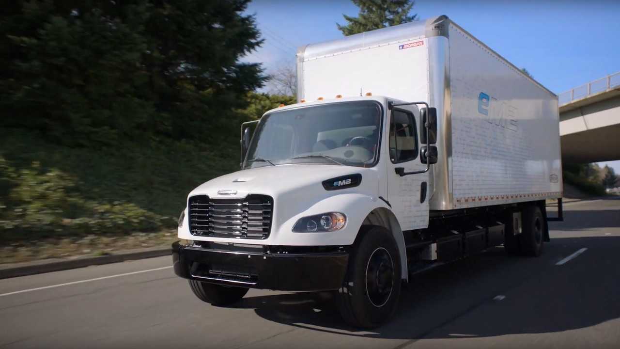 Freightliner eM2