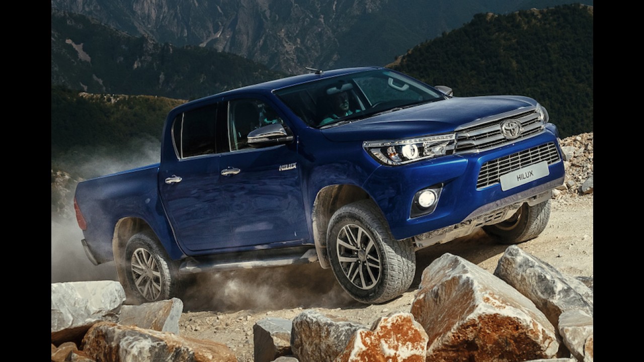 Toyota Hilux 2016 estreia na Argentina com mais recheio e novos motores
