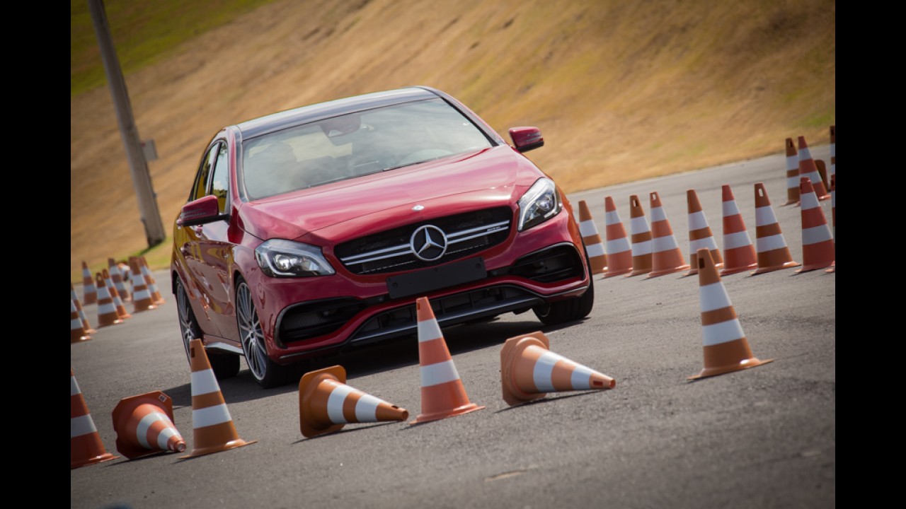 Mercedes-AMG promove "dia das crianças grandes" com novos esportivos no Velocittà