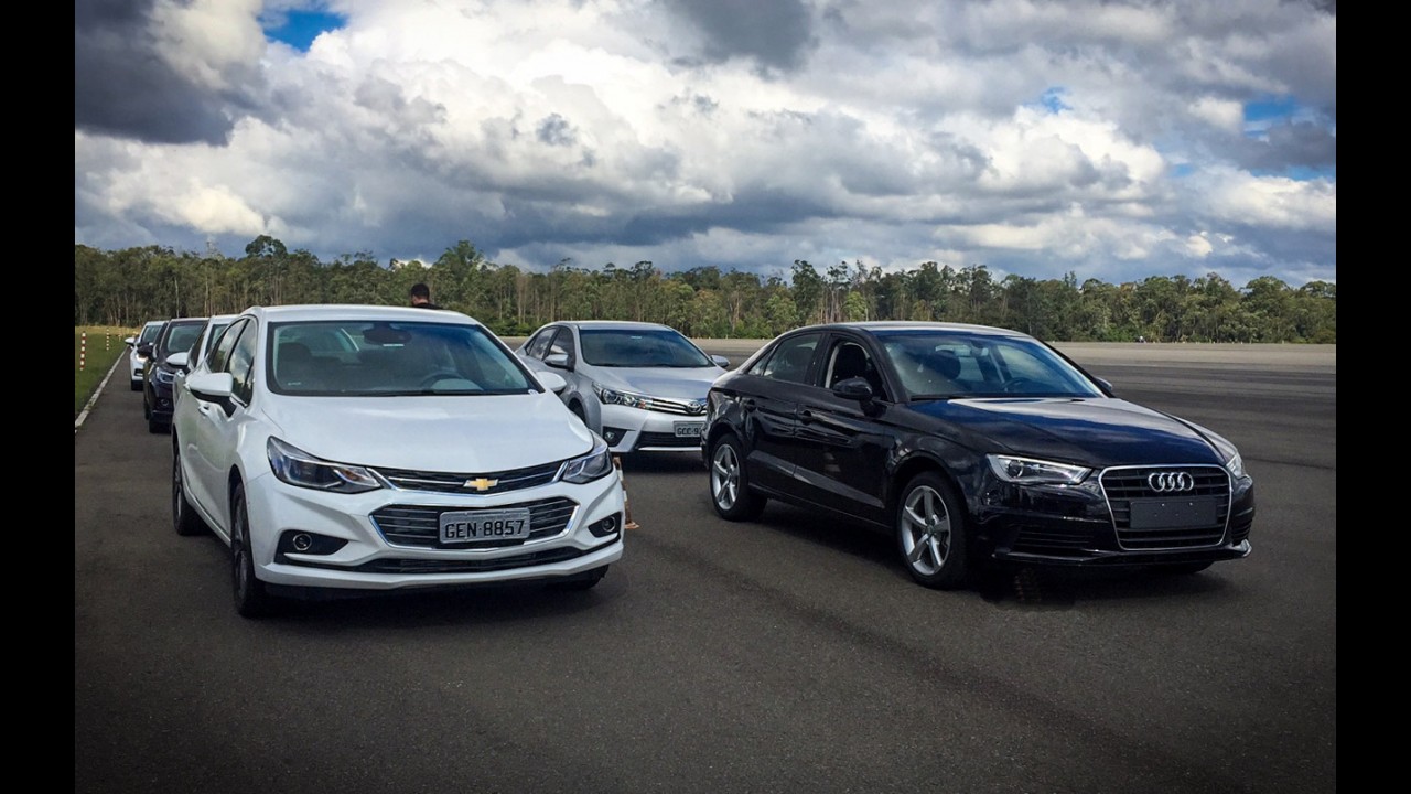 Teste CARPLACE: Novo Cruze vai pra cima do Corolla e até do A3 Sedan