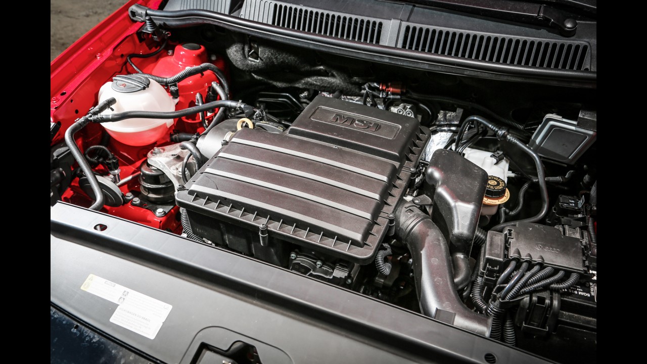 Teste CARPLACE: VW CrossFox nunca foi tão refinado - e tão caro!