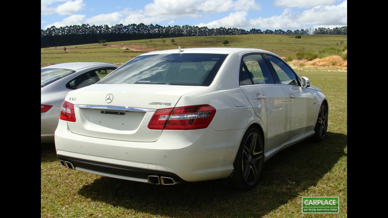 Mercedes Classe E ultrapassa 300 mil unidades vendidas