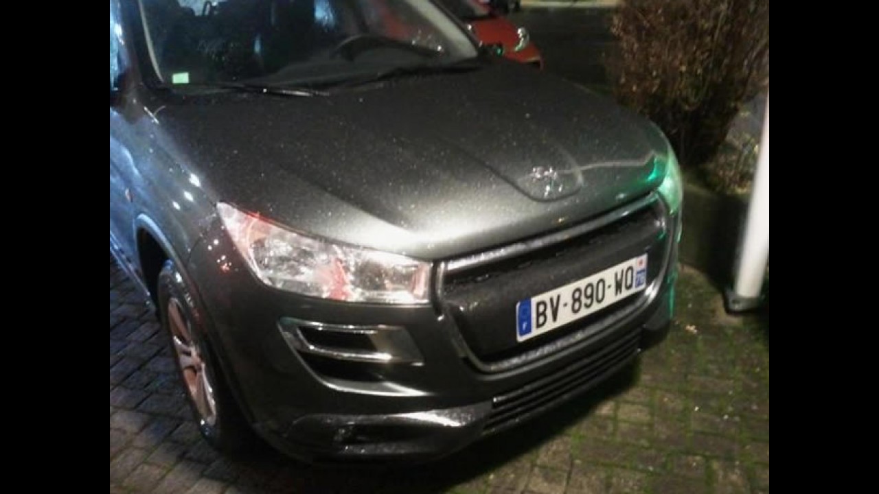 Flagra: Novo Peugeot 4008 já circula sem disfarces