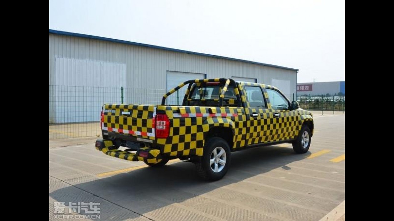 Jiangling lança na China picape T7 com frente clonada da VW Amarok