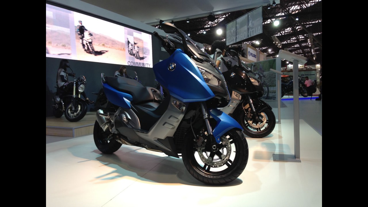 BMW C600 Sport e Yamaha T-Max 530 travarão briga de maxiscooters em 2014