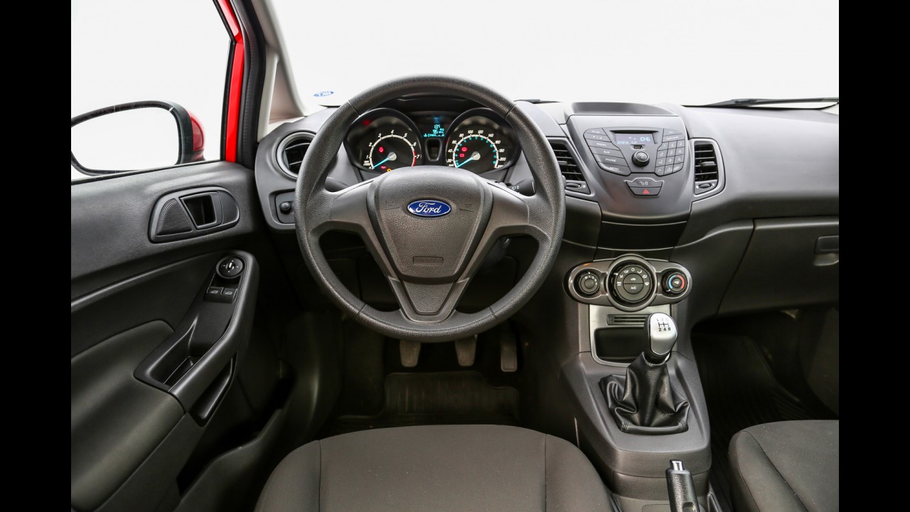 Teste CARPLACE: New Fiesta chama 208 para a briga nas versões 1.5