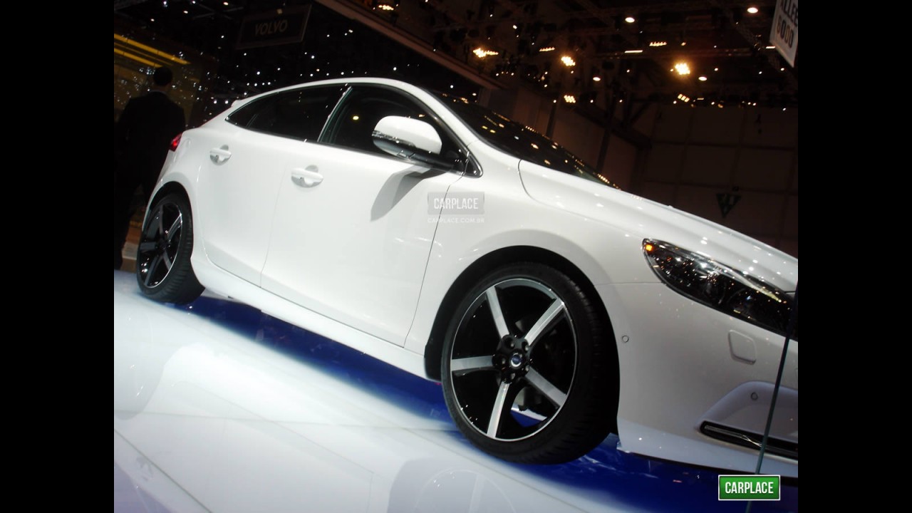 Salão de Genebra: Novo Volvo V40 inova em design e em tecnologia