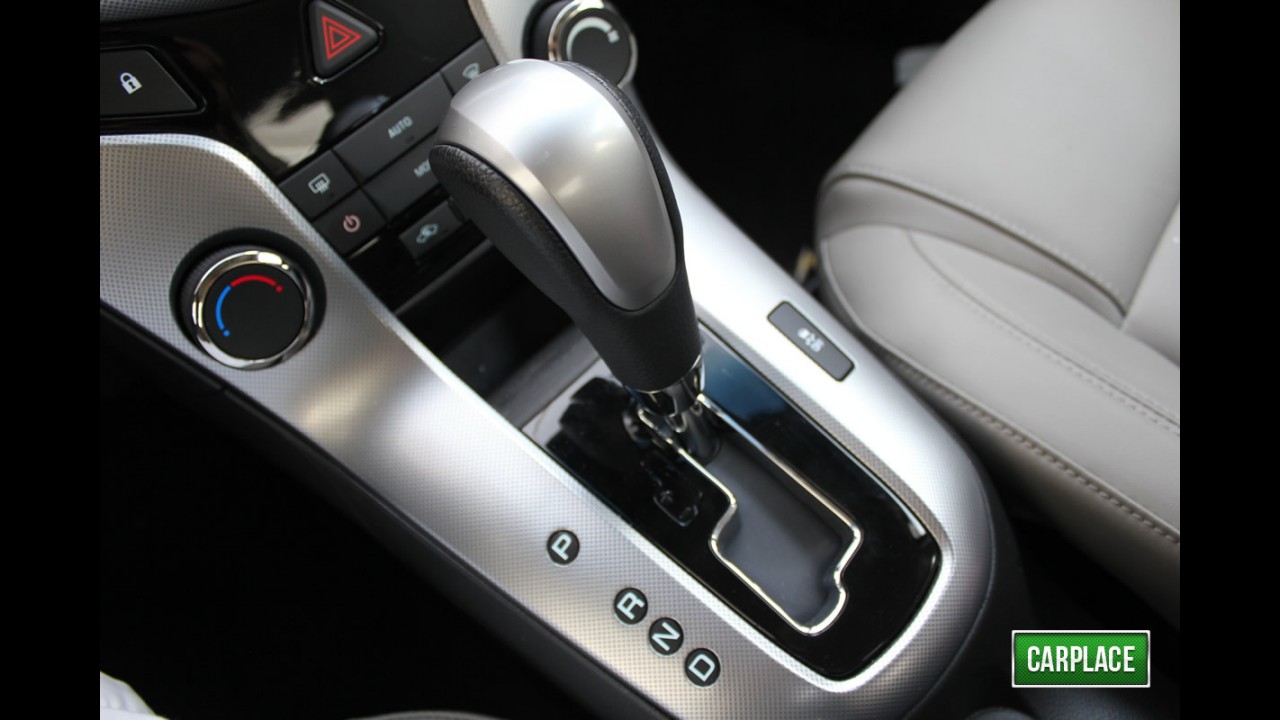 Garagem CARPLACE: Dirigindo o Chevrolet Cruze LTZ na cidade - Confira o consumo
