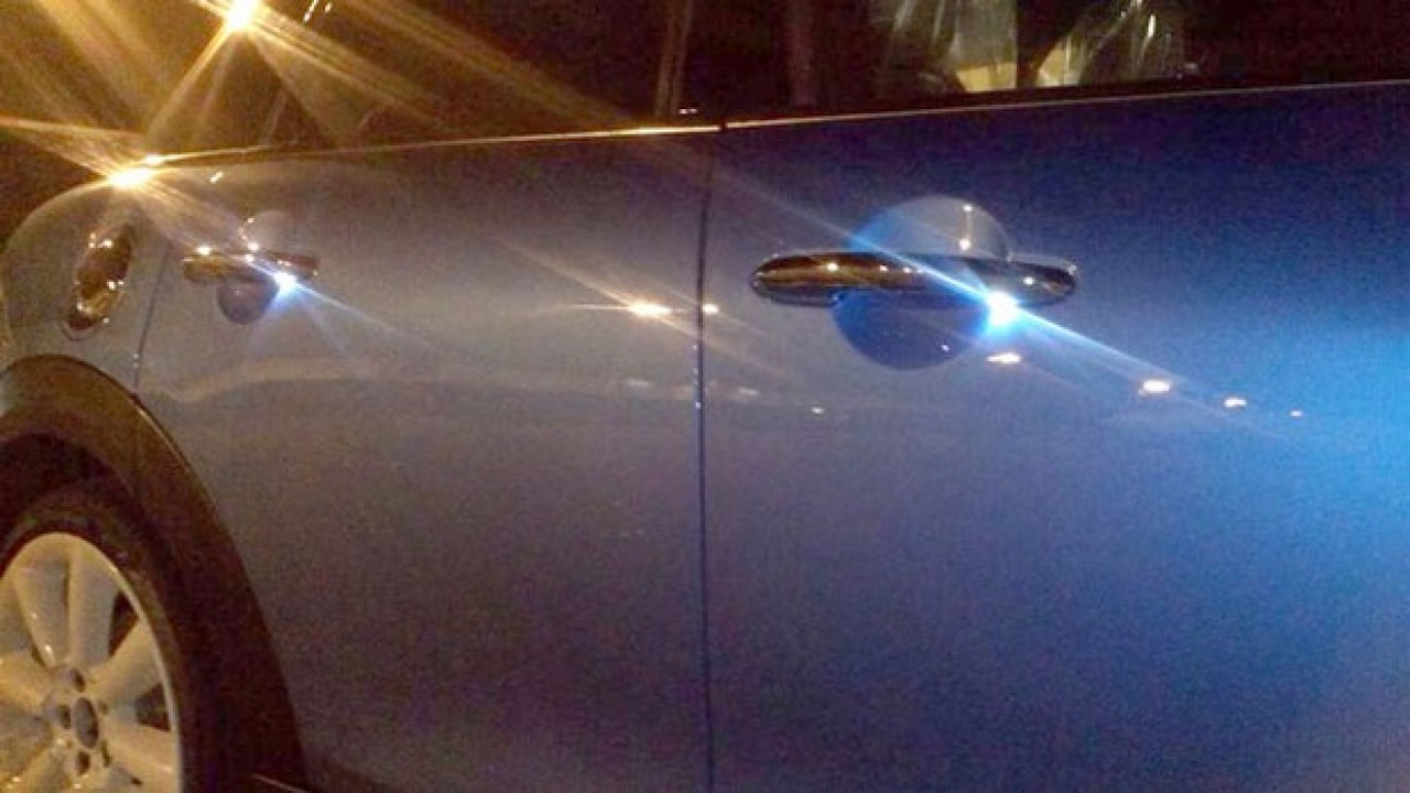 Flagra: MINI Cooper quatro portas é fotografado em aeroporto